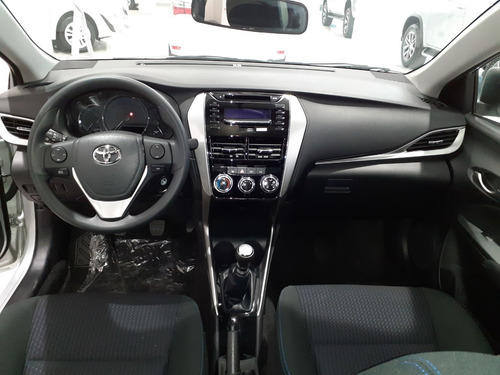 Toyota Yaris 1.5 107cv Xs Sedan Anticipo Y Saldo En Cuotas