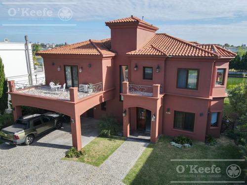 Casa En Venta 8 Ambientes - Barrio Nuevo Quilmes - Fondo A Laguna.