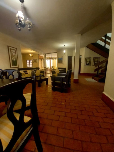 Imagen 5 de 19 de Víctor Castro Alquila Casa Urb. Altos Del Country, Guataparo, Valencia, Edo. Carabobo