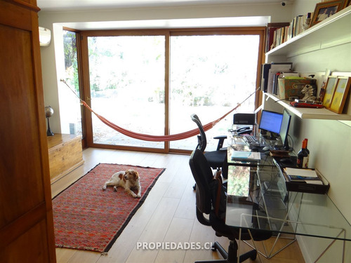 Casa En Venta De 4 Dorm. En Las Condes