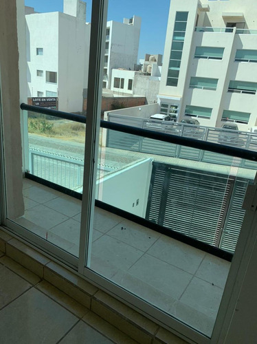 Se Vende Casa En Milenio Iii, Calle Abierta, 3 Recamaras, Es