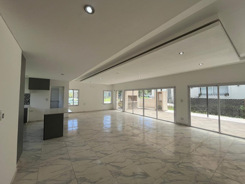 Casa En Venta A Estrenar En Pilar Del Este - Santa Elena