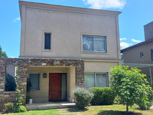 Casa A La Venta - Hurlingham- Complejo Las Fincas