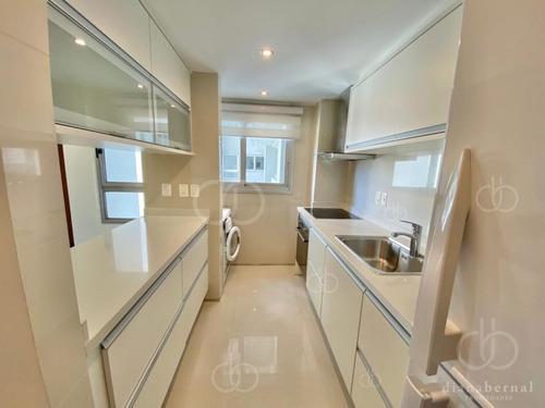 Imagen 3 de 17 de Venta De Apartamento De 2 Dormitorios En Miami Boulevard Punta Del Este