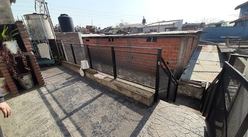 Imagen 4 de 7 de Excelente Oportunidad En Zona Centrica, 3 Locales Con Vivienda