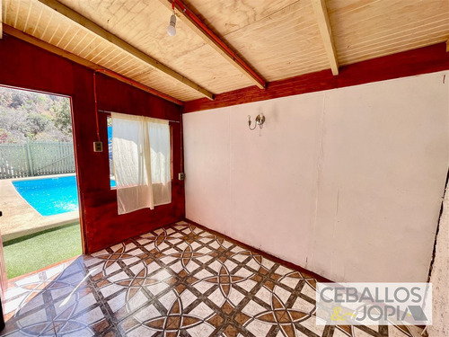 Casa En Venta De 3 Dorm. En Olmué