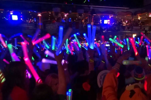 100 Rompecocos Azul Led Vara De Goma Fiesta Carnaval Carioca