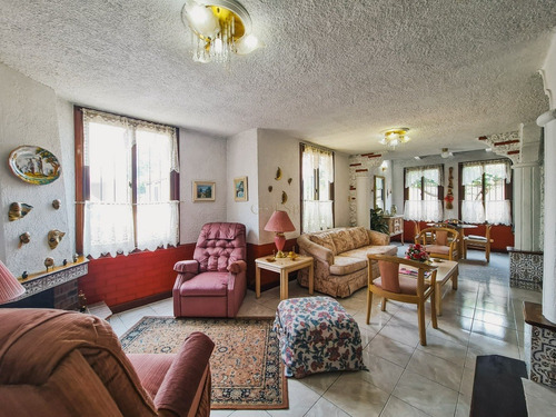 Imagen 3 de 11 de Venta En Venta De 3 Habitaciones Al Estilo Mediterráneo, En Antigua Guatemala