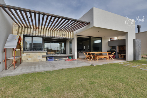 Casa Interno #0-100 - San Sebastian - Area 1 - 829m2 #id 63