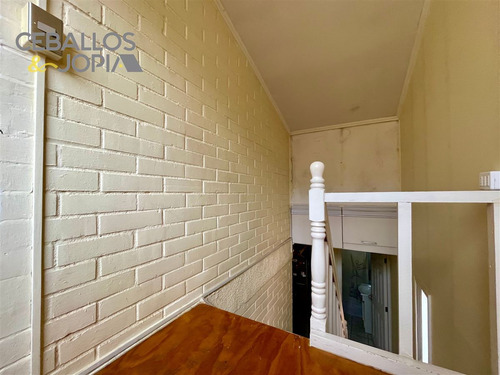Casa En Venta De 2 Dorm. En Villa Alemana