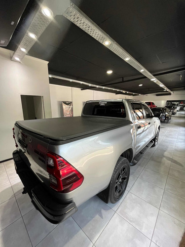Imagen 10 de 18 de Toyota Hilux 2.8 Cd Srx 177cv 4x2 At