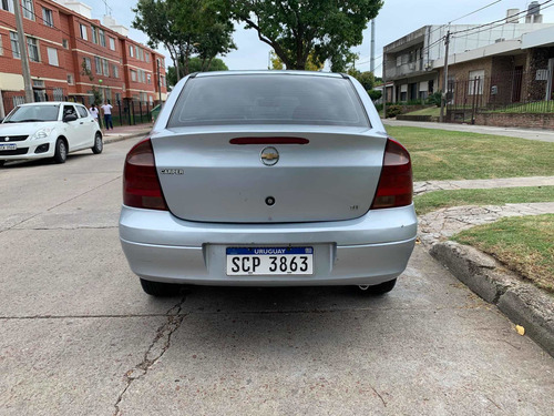 Chevrolet Corsa 1.8 Gl Aa+da 2010