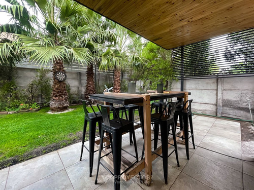 Casa En Arriendo De 5 Dorm. En Colina