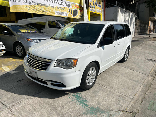 Chrysler Town & Country 3.6 Li automática