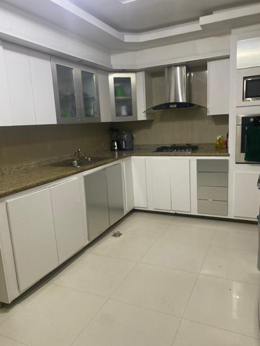 Townhouse En Valencia Residencias Mucuruba Jardin Mañongo Naguanagua