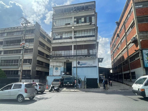 Local U Oficina En Alquiler Los Cortijos De Lourdes 25-9730