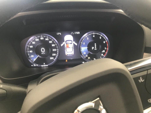 Volvo XC40 2.0t T4 Momentum Fwd