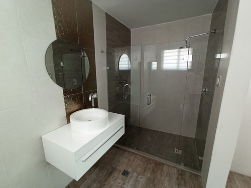 Imagen 15 de 25 de José Colmenares Vende | Casa En Guataparo Country Club (foc-648)