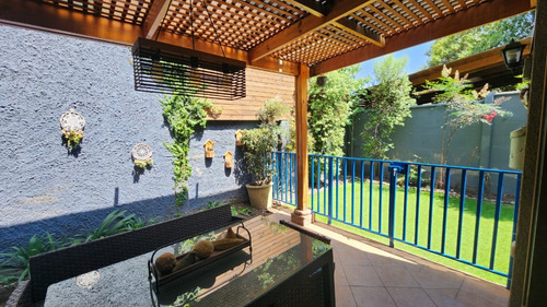 Condominio, Pasos Del Metro, Bajos Gastos Comunes.