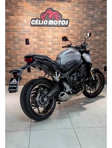 Imagem 3 de 10 de Honda Cb R
