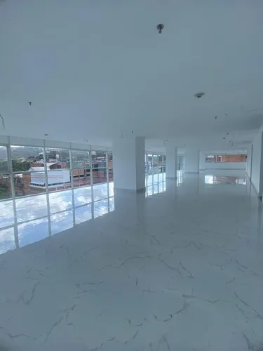 Oficina - Las Mercedes - 135 Mts2