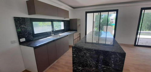 Imagen 11 de 26 de Hermosa Casa Al Agua El Canton