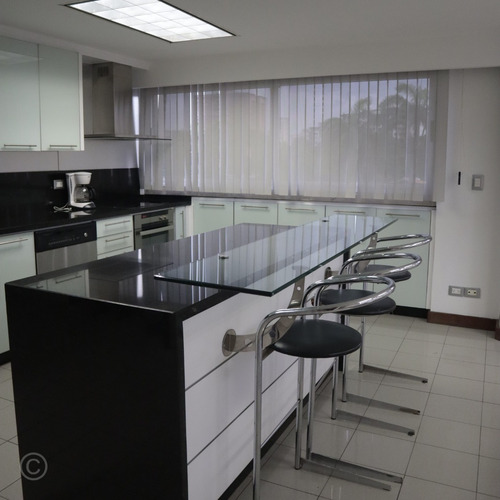 Imagen 2 de 8 de Se Alquila Edificio Completo Semi Equipado, Ideal Para Empresas Grandes Con Planta Eléctrica Total
