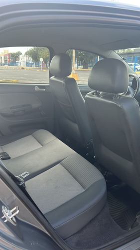 Volkswagen Voyage 1.6 Comfortline 101cv