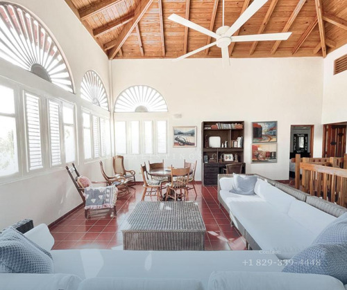 Villa En Venta, Casa De Campo