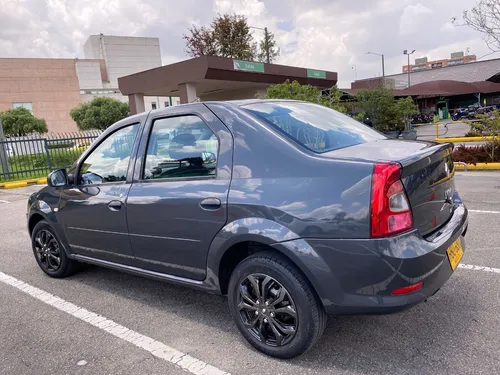 Renault Logan Familier 1-4 Mt 2014