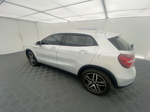 Imagen 4 de 25 de Mercedez Benz Clase Gla 200 Urban 1.6