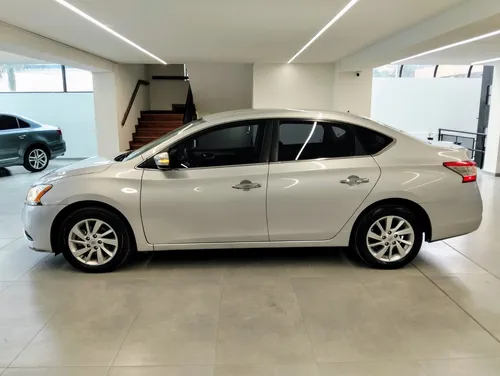 Nissan Sentra 1.8 B17 Advance