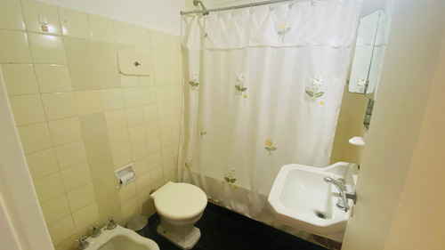 Imagen 13 de 17 de Departamento 2 Amb Recoleta Oportunidad!