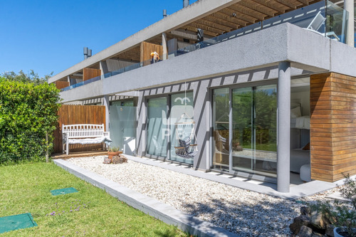 Apartamento 3 Dormitorios En Lomo De La Ballena, Punta Ballena - Altamar - Ref : Pbi2470