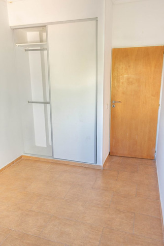 Imagen 4 de 13 de Ph 3 Ambientes Caaguazu 6100 Liniers C,a,b,a, ( Bajo Elprecio )