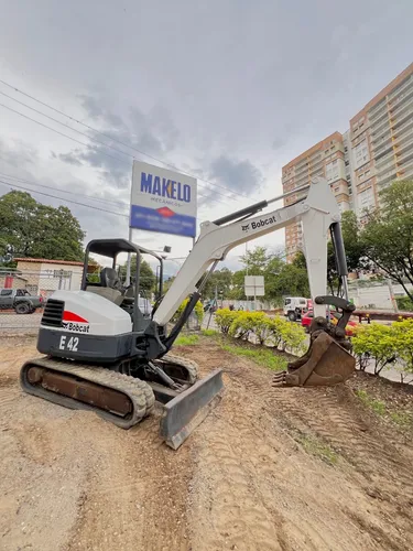 Miniexcavadora Bobcat E42