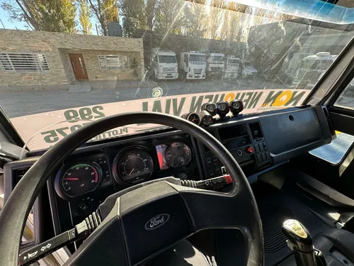 Ford Cargo 1831 Camión Con Hidrogrua Usado Nqnmaq
