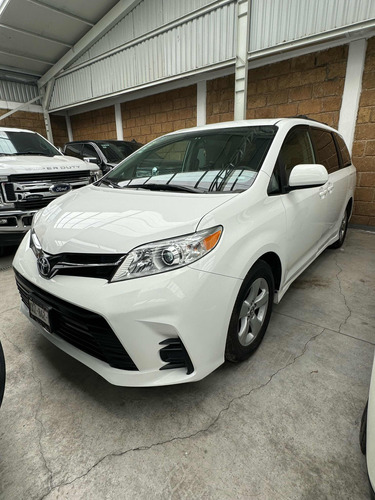 Toyota Sienna 3.5 Le At