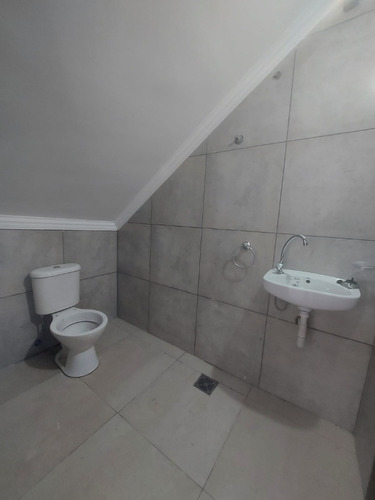 Imagen 5 de 9 de Local A Estrenar En Venta, Hernández, La Plata.