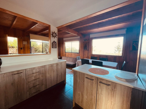 Gran Casa Con Potencial Comercial