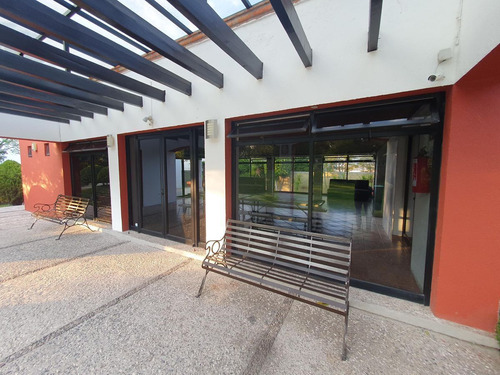 Hermosa Residencia En Centro Sur, Claustros Del Sur, C.342 M2, 3 Niveles