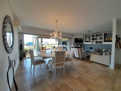 Imagen 4 de 15 de Apartamento Con Vista Al Mar De 4 Dormitorios En Playa Mansa