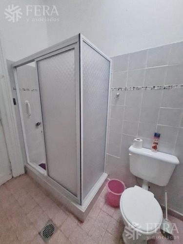 Venta De Casa 5 Ambientes Con Cochera Y Patio En Quilmes (26821)