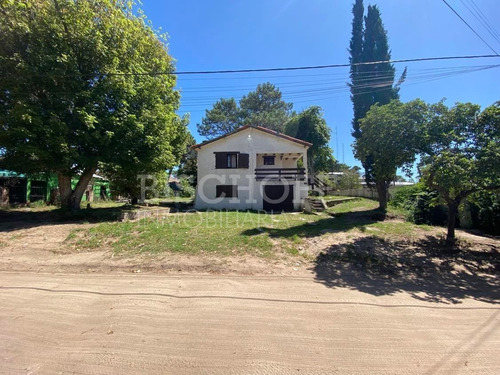 Casa Con Amplio Terreno