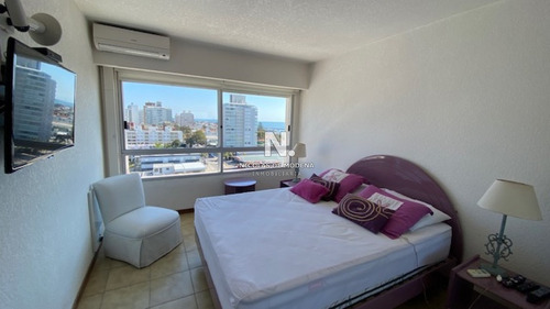 Apto 3 Dormitorios 3 Baños En Peninsula Cuenta El Edificio Con Servicio De Playa -ref:557