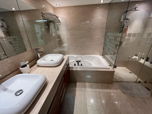 Exclusivo Y Exquisito Apartamento Duplex En Los Palos Grandes Cerca Cota Mil