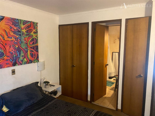 Casa En Venta De 5 Dorm. En Las Condes