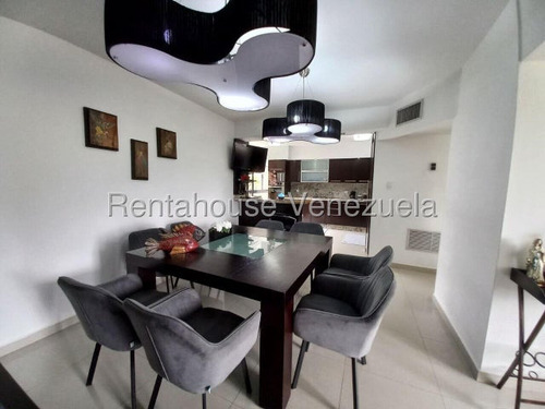 Maritza Lucena Vende Amplio Apartamento Este De Barquisimeto