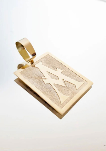 Imagem 4 de 4 de Pingente Placa Letra 20 Gramas Ouro 18k 750