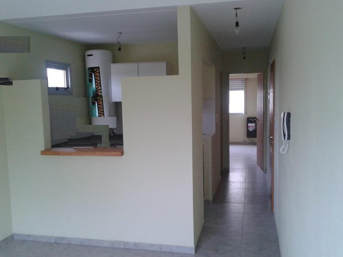 Imagen 2 de 9 de Departamento -1 Dorm. Av. 72 Entre 2 Y 3 La Plata